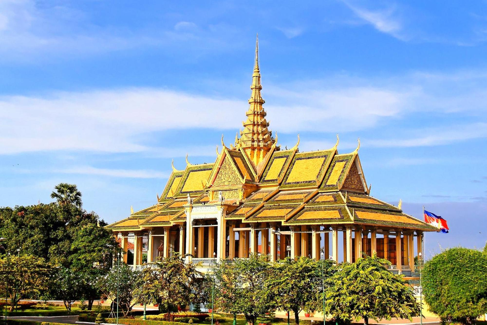 Sky Hotel Central Phnom Penh - Rooms & Apartments Екстер'єр фото