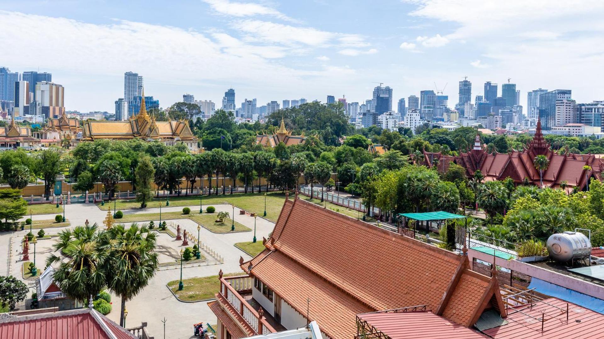 Sky Hotel Central Phnom Penh - Rooms & Apartments Екстер'єр фото
