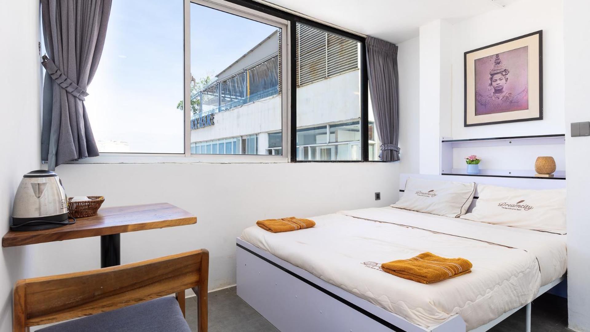 Sky Hotel Central Phnom Penh - Rooms & Apartments Екстер'єр фото